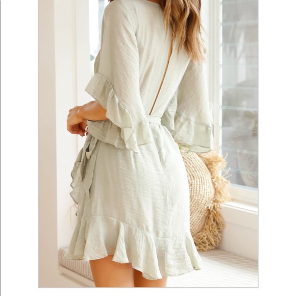 Billy J sage green mini dress NWT! Size 6 AUS - Picture 6 of 7